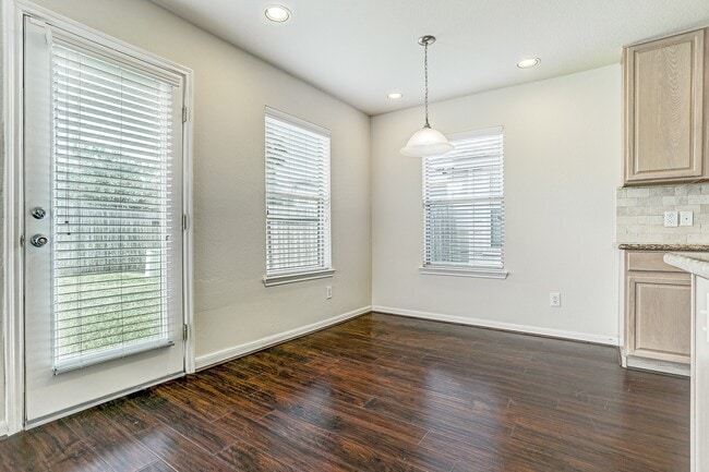 Building Photo - Medical Center Home for Lease! Move-in Ready!