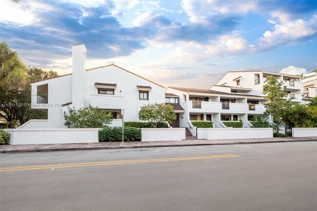 Primary Photo - 2600 Cardena St
