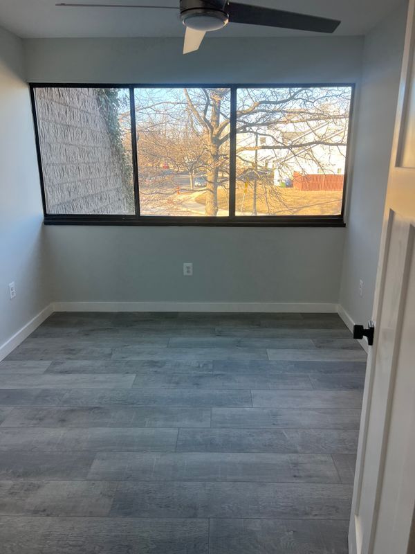 Building Photo - 2214 Deerfern Crescent