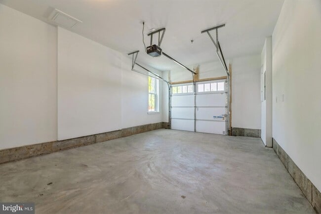 Building Photo - 2107 Donatello Dr