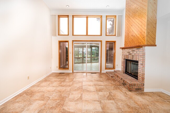 Building Photo - 6118 Gondolier Dr