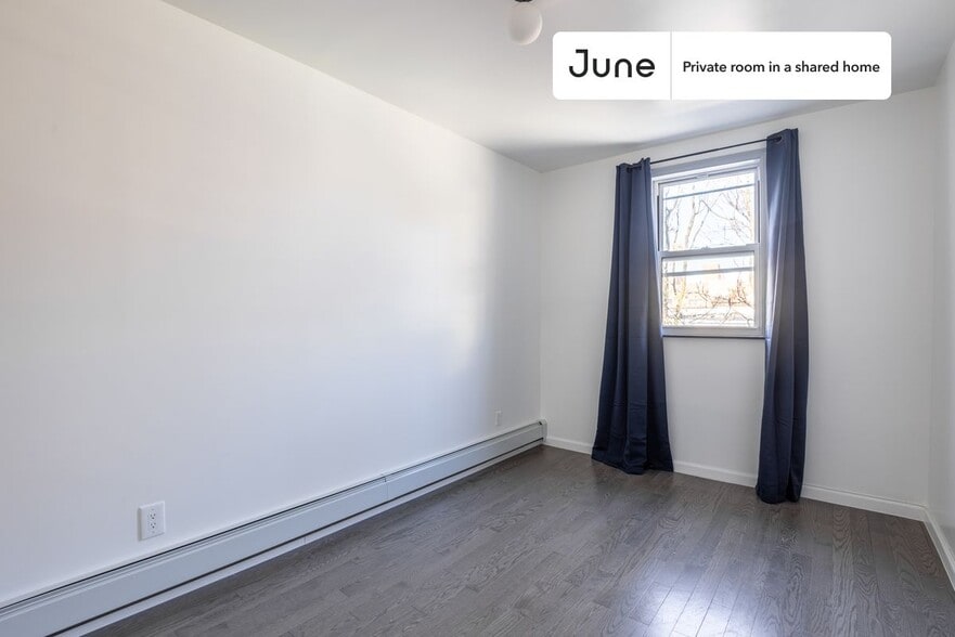 Building Photo - Room in Shared 4 bed/2 bath home