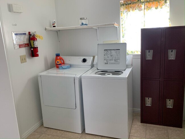 Building Photo - 113 Wyoming State Hwy 233