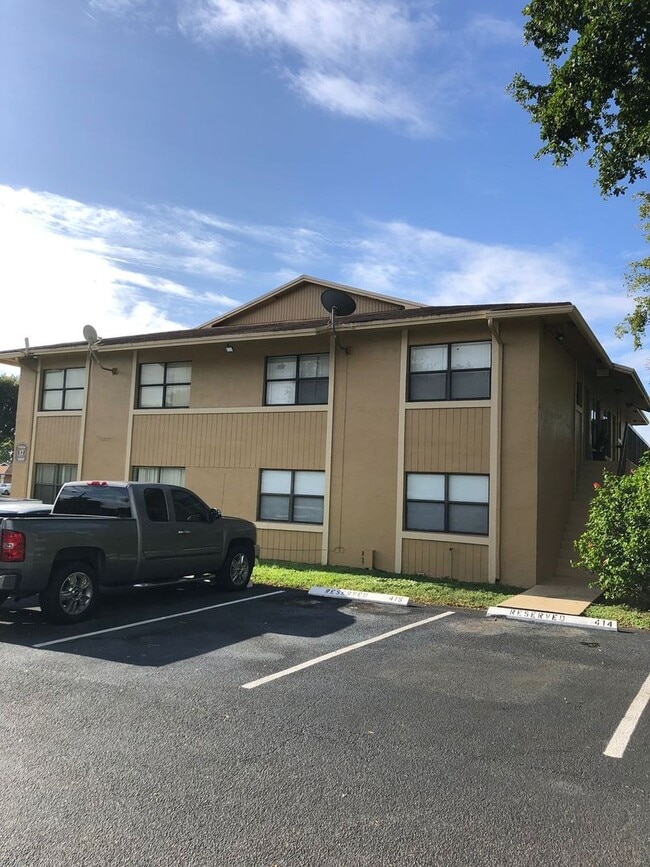 Building Photo - NICE UNIT FOR RENT!!! 2/2 EXCELLENT LOCATION!!