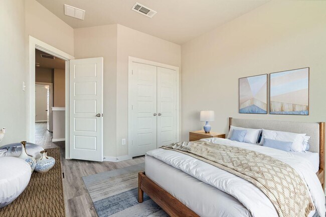 Building Photo - 430 S Centro Cir