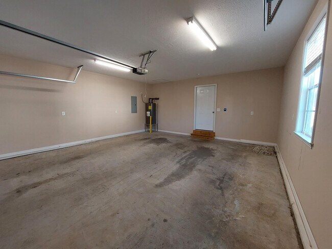Building Photo - 1844 Elizabeth Ln
