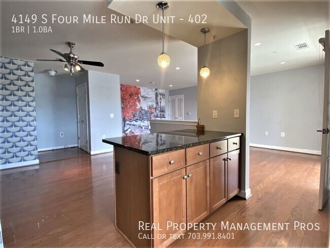 Building Photo - 4149 S Four Mile Run Dr