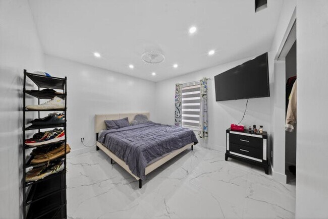 Building Photo - 849 Camellia Dr