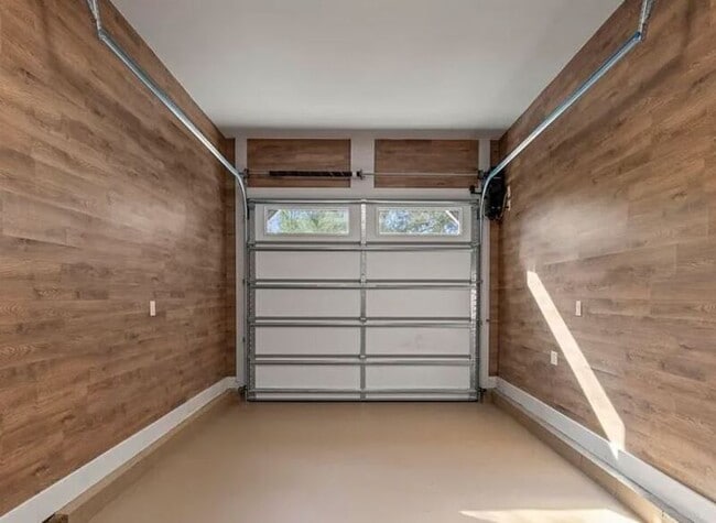 Building Photo - 16 Justin Ct