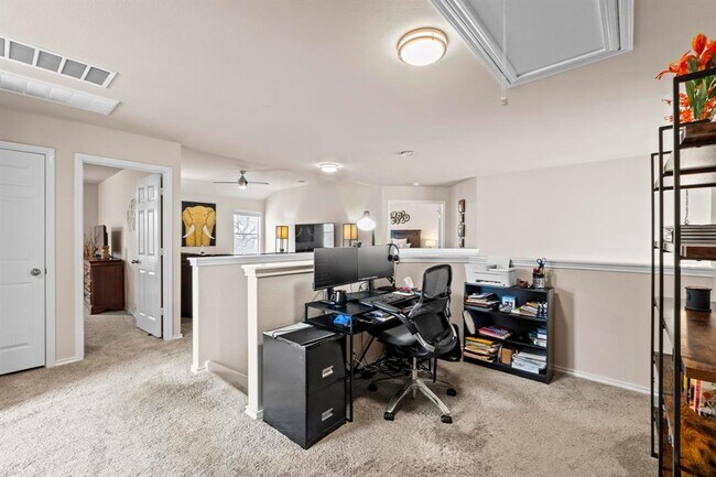 Building Photo - 525 Golden Creek Dr