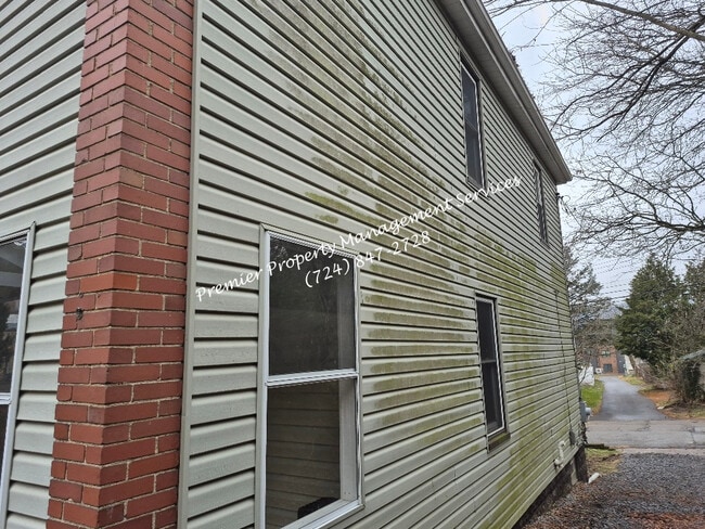 Building Photo - 2008 Beaver Rd