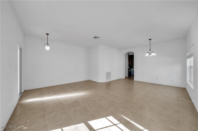 Building Photo - 8125 Silver Birch Way