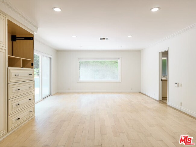 Building Photo - 1094 Garden Ln