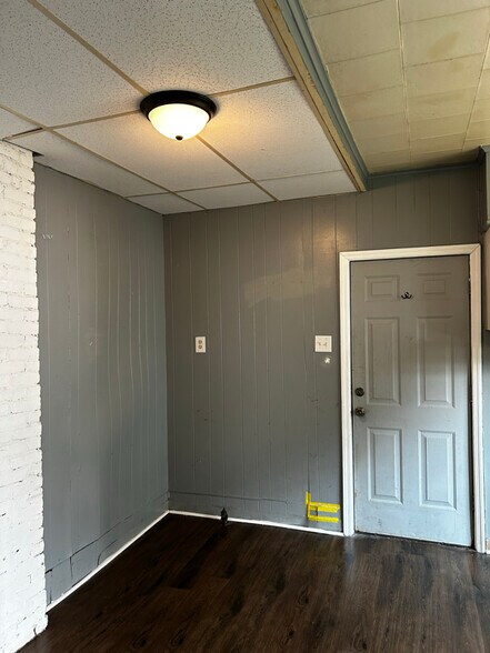 Building Photo - 115 Cottage St