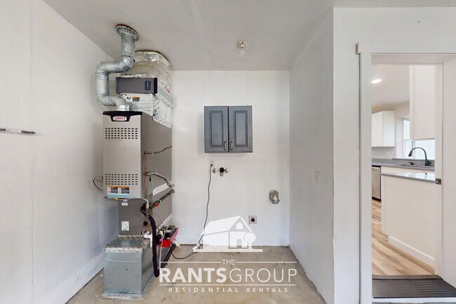 Building Photo - Move in Ready! Renovated 2-bed, 2-bath Rambler in Lacey!