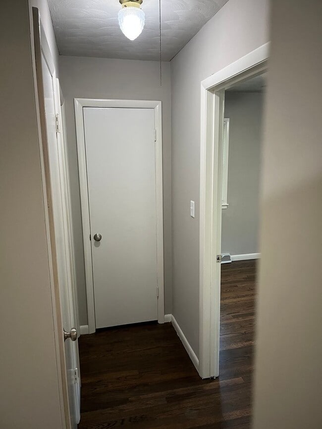 Building Photo - Spacious Two-Level Home with Dual Living Areas, 2 Kitchens & Covered Back Deck!