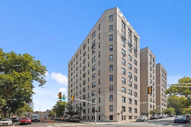 Building Photo - 2600 John F. Kennedy Blvd
