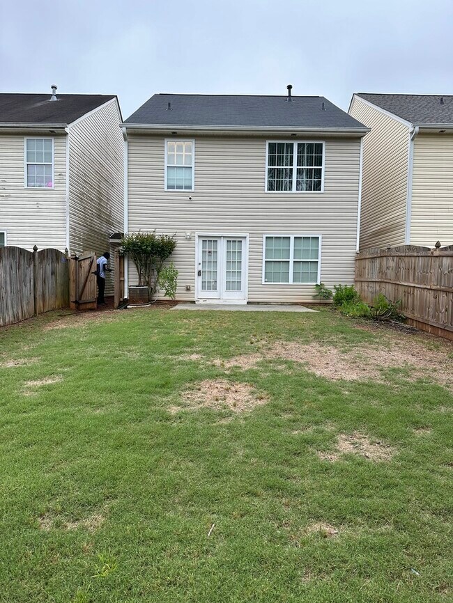 Building Photo - 105 Crestfield Cir
