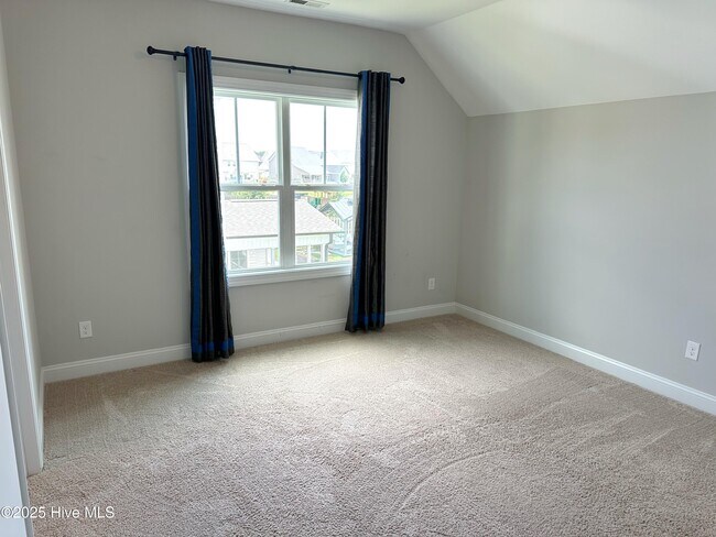Building Photo - 209 Bachmans Trl