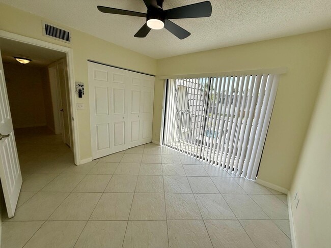 Building Photo - 1809 N Congress Ave