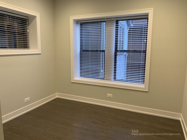 Building Photo - 849 W Lill Ave