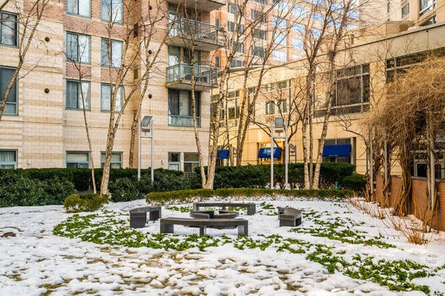 Building Photo - 851 N Glebe Rd