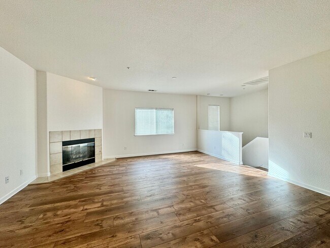 Building Photo - TENTATIVELY RENTED 3 Bedrooms, 2 1/2 Bathrooms, Serene Napa Setting