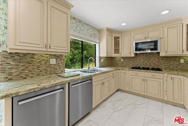 Building Photo - 6911 Sunset Ridge Ct
