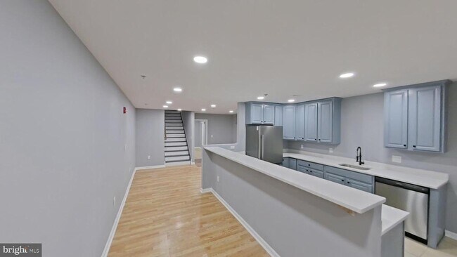 Building Photo - 1831 W Diamond St