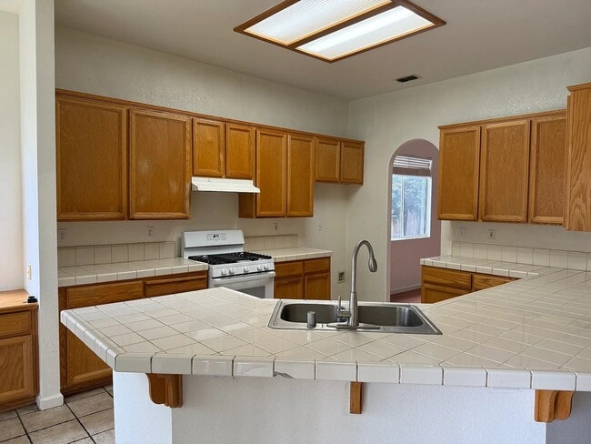 Building Photo - 2505 Shell Ct