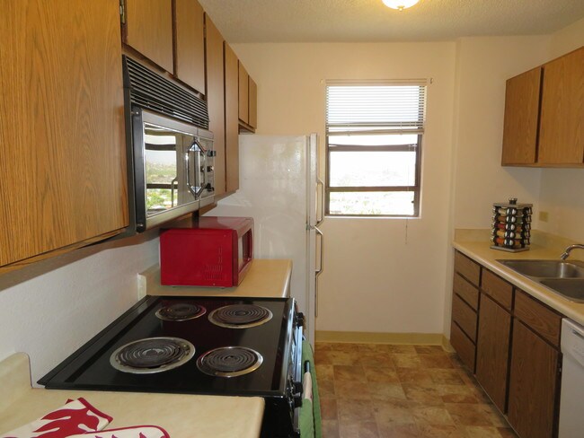 Kitchen - 98-487 Koauka Loop