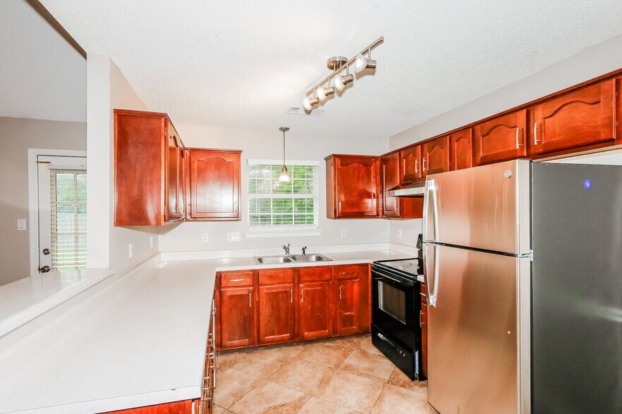 Building Photo - 7744 Shadow Glen Ln