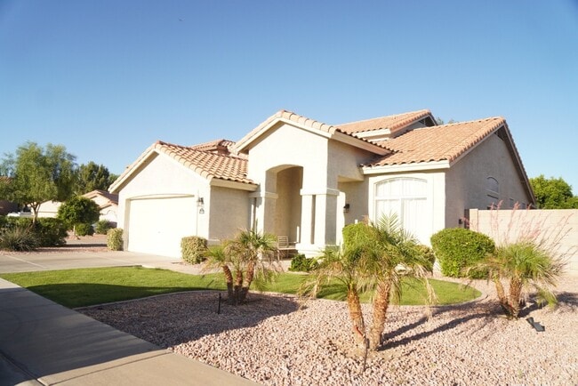 Building Photo - Beautiful Chandler Rental Dobson & Ray