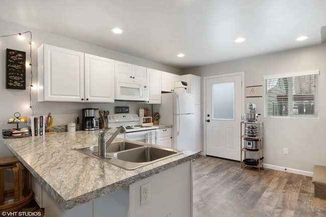 Building Photo - 2B/1.5 Duplex in Kalispell