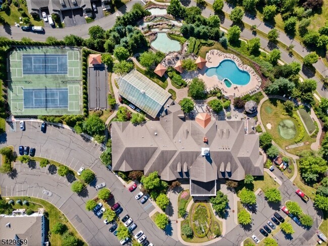 Building Photo - 8 Quarry Dr