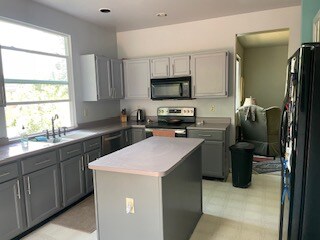 Building Photo - 8433 Zinnia Ct