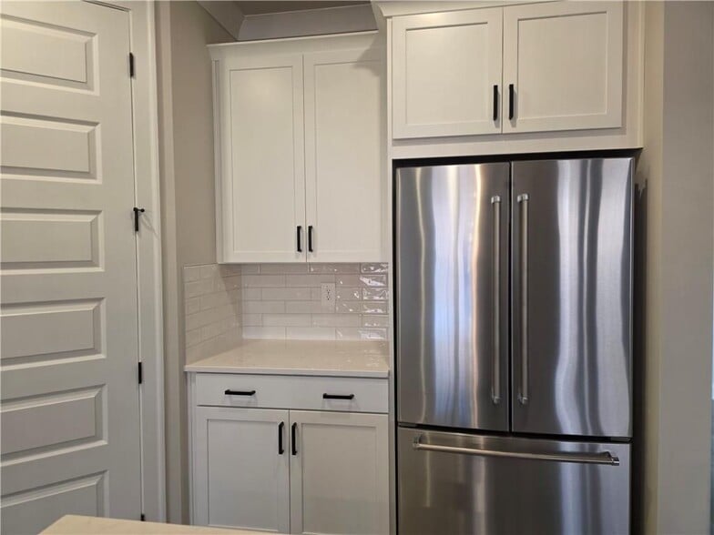 Building Photo - 5847 Cabernet Ln