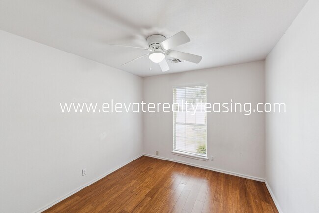 Building Photo - 1305 W Quincy St