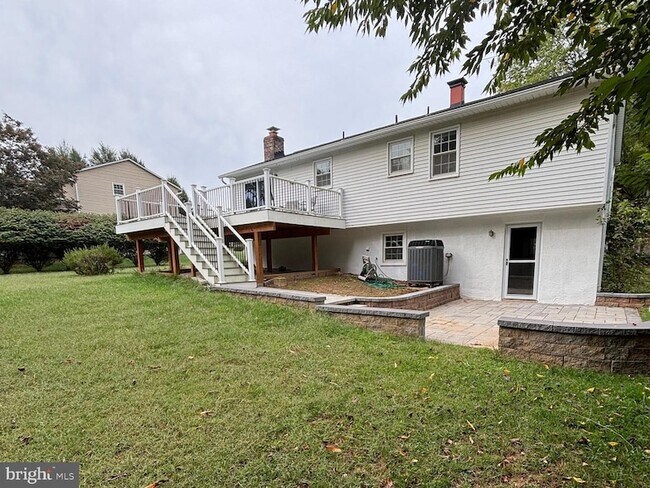 Building Photo - 10038 Chatelaine Cir