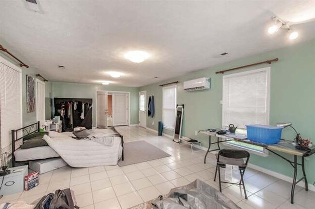 Building Photo - Blacksburg, Very spacious 2 BR / 2 BA, Available for Fall Term