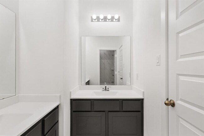 Building Photo - 203 Shining Succulent Dr
