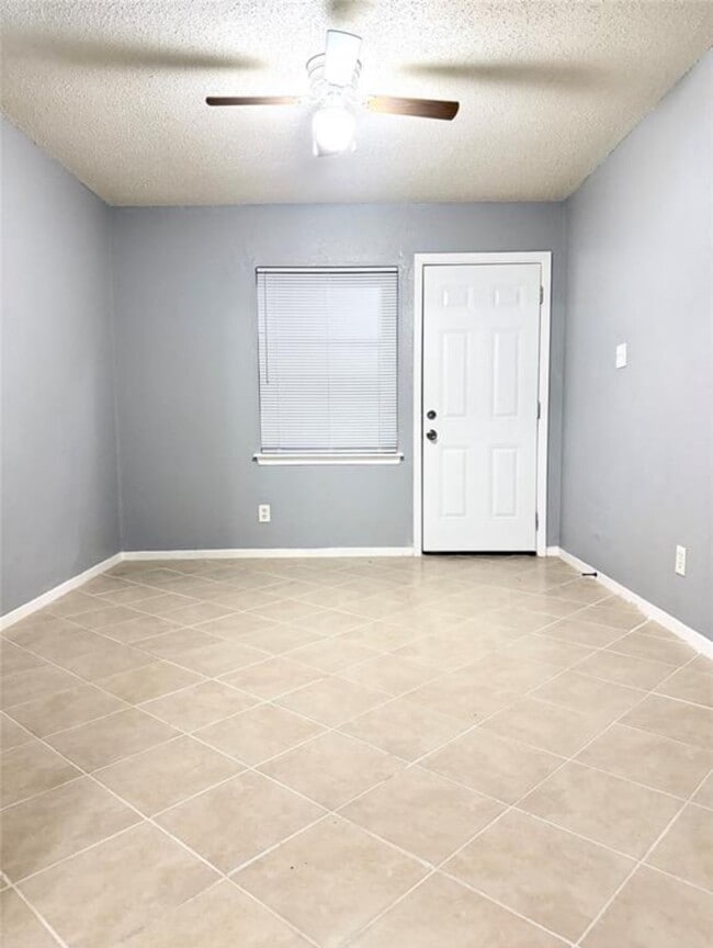 Building Photo - 4515 Oxford St