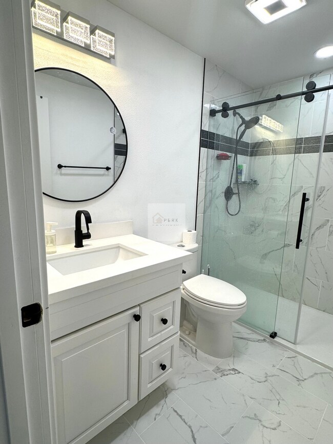 Building Photo - Updated 2 Bed, 1 Bath | South Beacon Hill | Private Patio + Parking