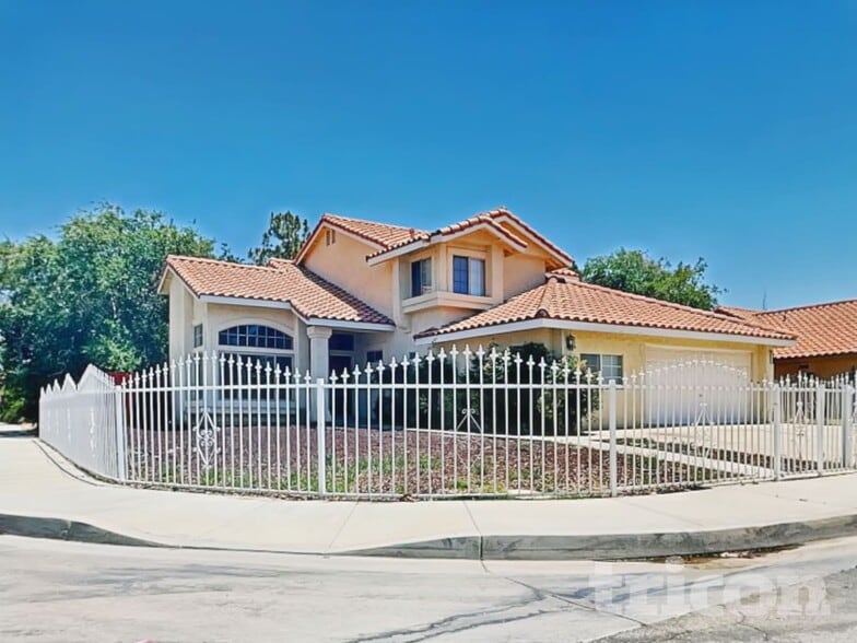 Primary Photo - 44238 Gillan Ave