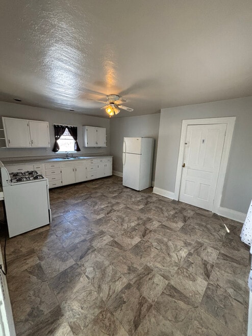 Building Photo - 611 N 3rd St