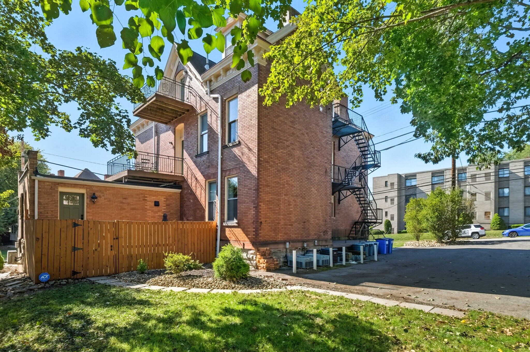 Building Photo - 480 Orchard Ave