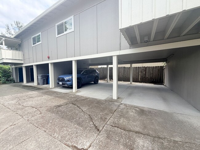 Building Photo - 92 Hendley St