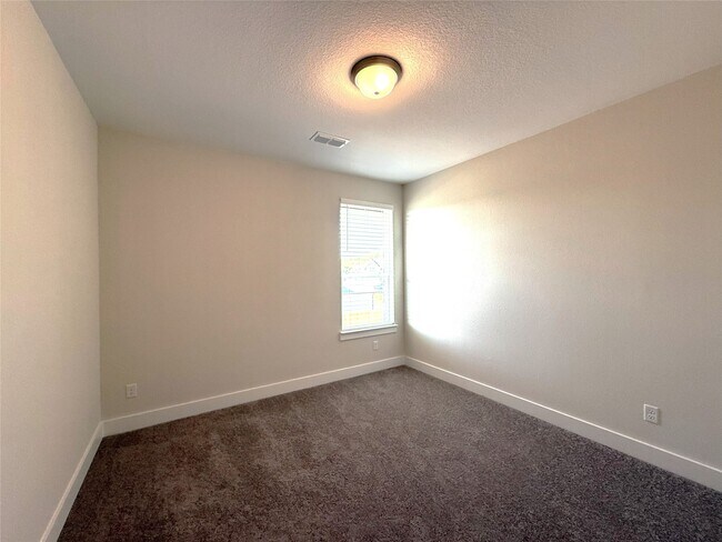 Building Photo - 2519 Dovetail Elm Dr