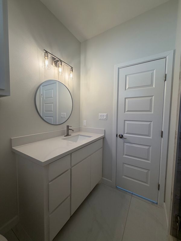 Building Photo - 903 La Laguna Rd