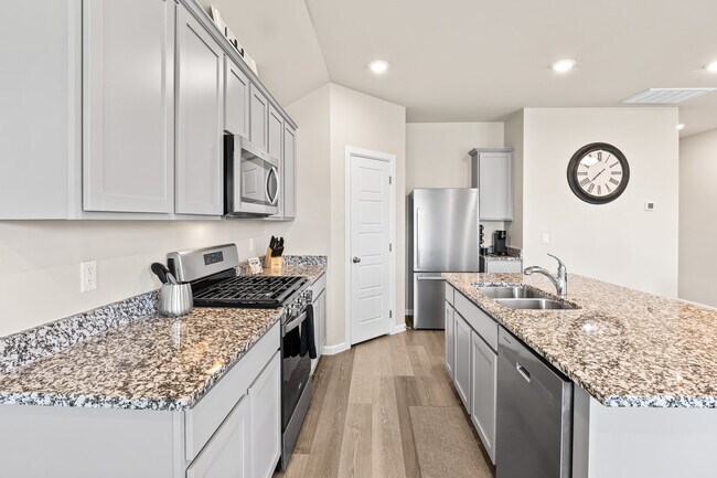 Building Photo - 10413 SW 41st Pl